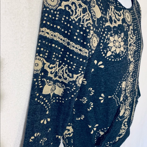 NWOT Alternative Earth Navy & Cream Sweatshirt - Picture 3 of 4